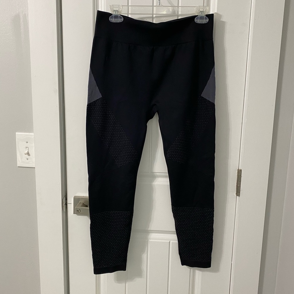 Demi Lovato Fabletics leggings